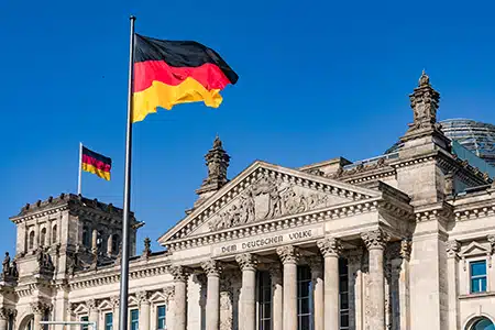 QUANTO Solutions Leistungen für Public Sector Stockbild des Deutschen Bundestags